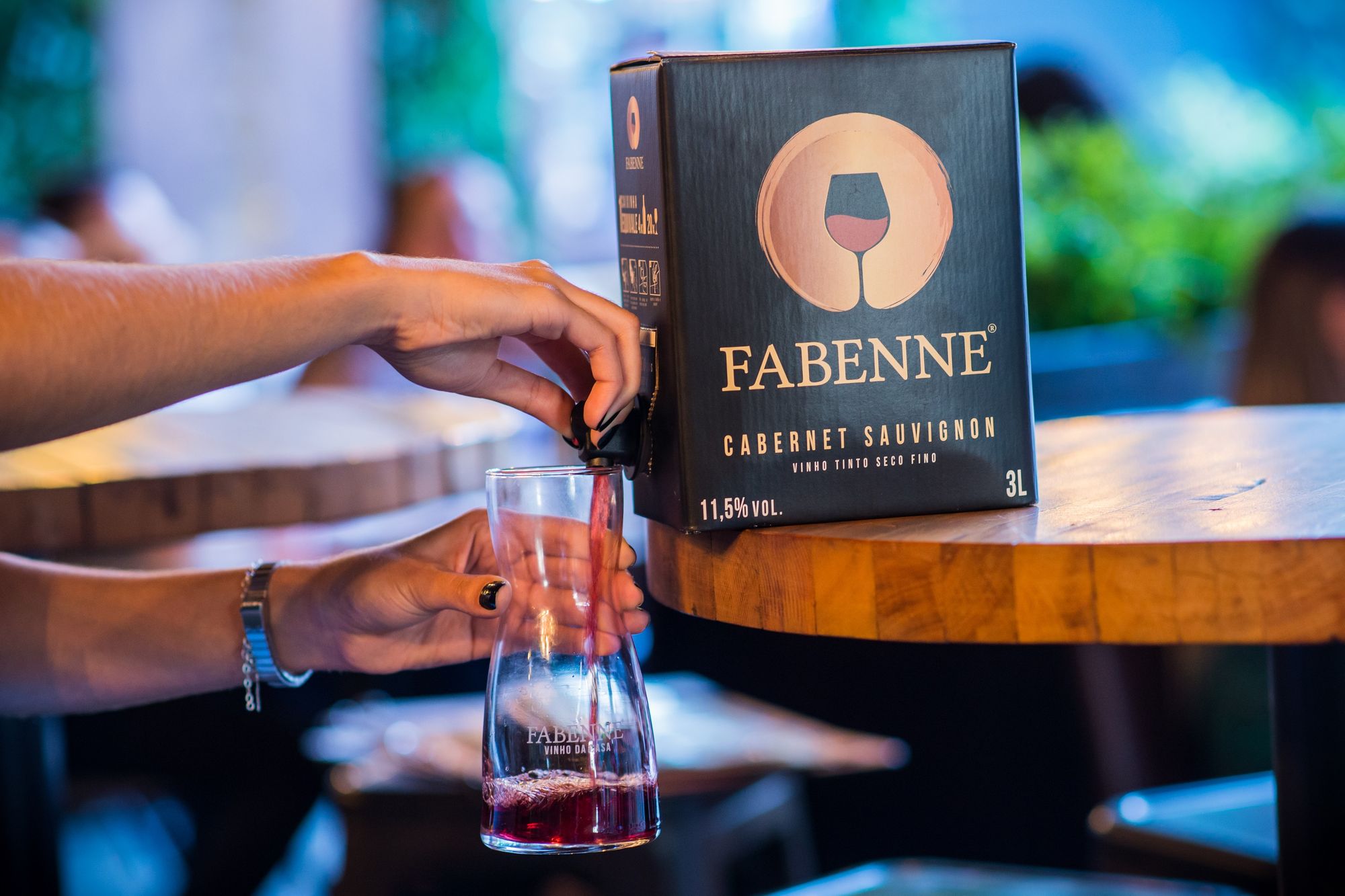 Compre vinho sem sair de casa e ganhe desconto de 20%