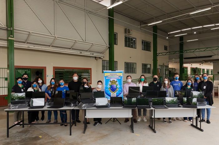 Guarda Mirim de Londrina recebe doação de 100 notebooks