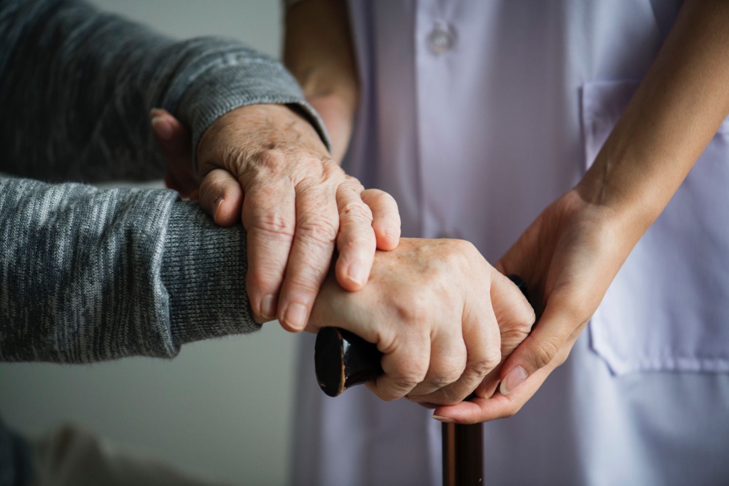 Cuidados paliativos: hospitais SUS encontram alternativas e se tornam referência no acolhimento a pacientes com doenças graves