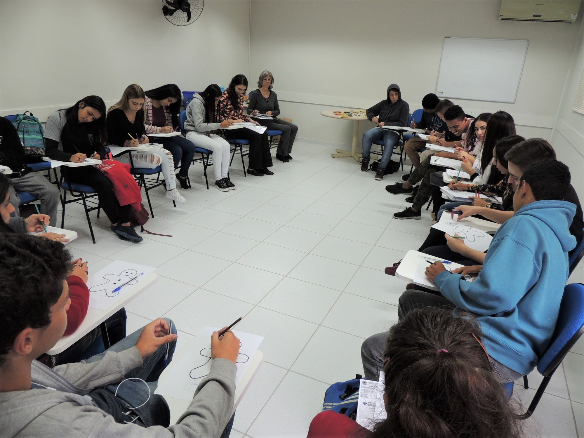 Programas sociais do CIEE/PR já beneficiaram mais de 23 mil jovens e famílias paranaenses