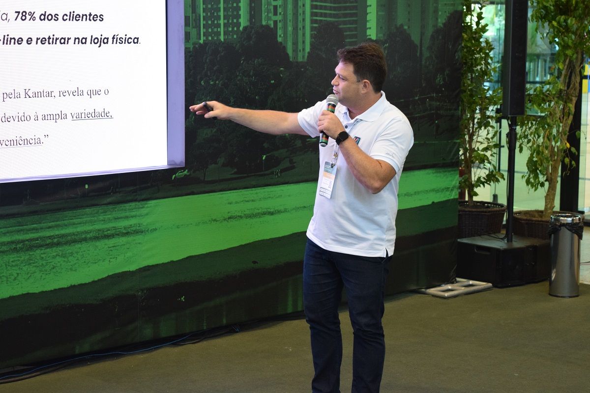 V1 apresenta soluções de mobilidade para cidades inteligentes no Smart City Expo 2023