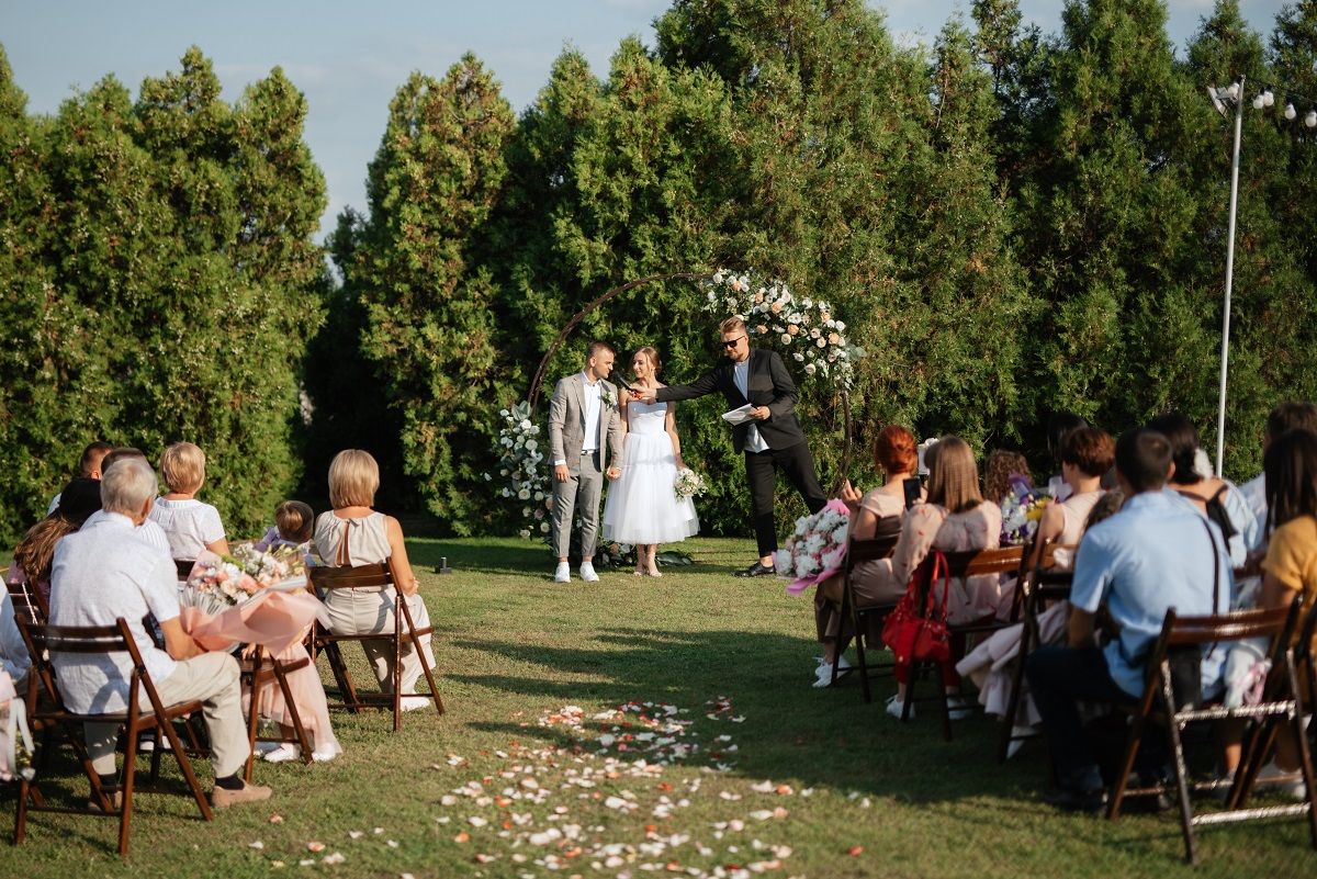 Mês das Noivas: geração millennial muda indústria de casamentos e foca em "mini weddings"