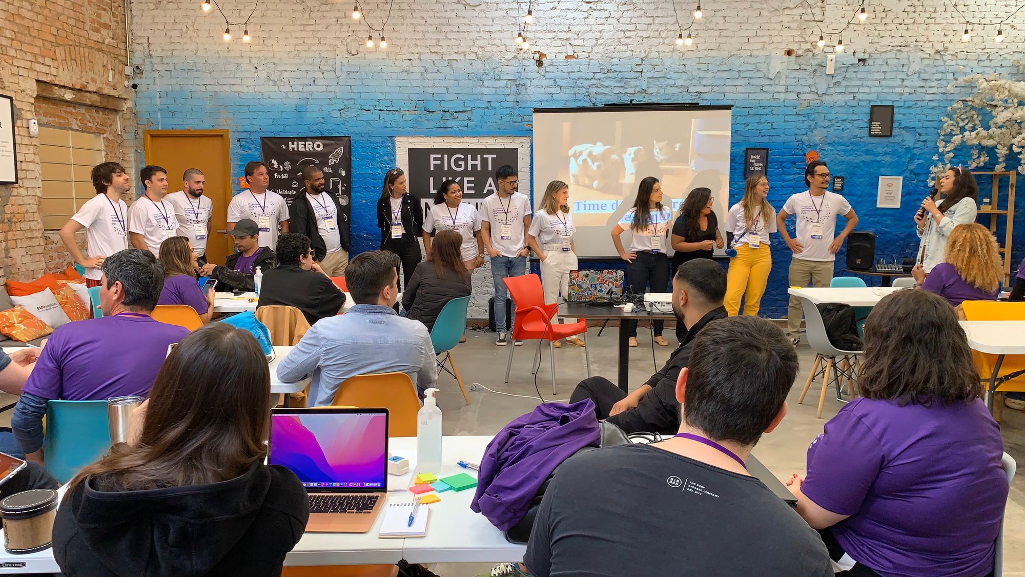 Conheça a Casa B2Mamy: hub de inovação com coworking acessível para mães e mulheres e espaço para eventos em Pinheiros